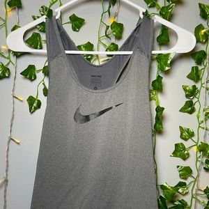 Nike pro workout tank